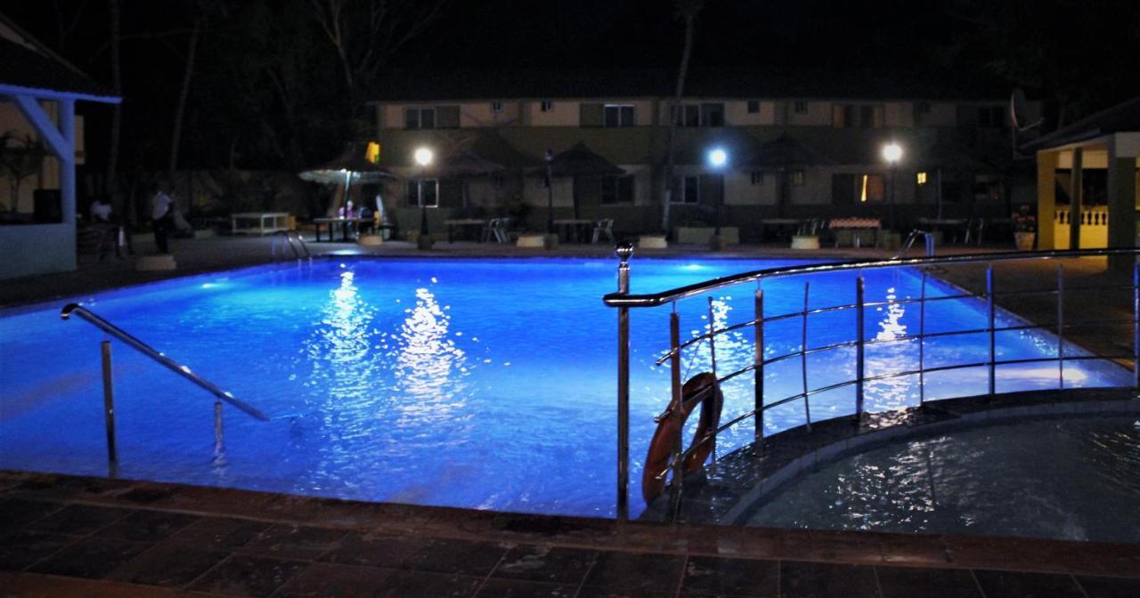 Badala Park Hotel Kotu Exterior photo